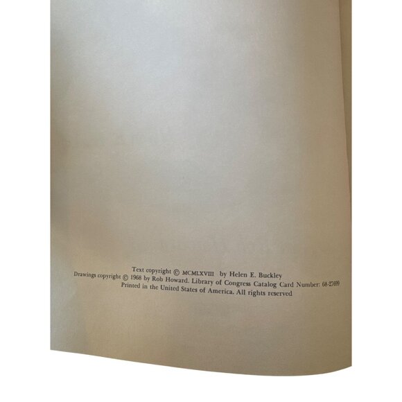 Vintage The Little Pig In The Cupboard Hardcover Book Helen E. Buckley Drawings - Picture 3 of 12